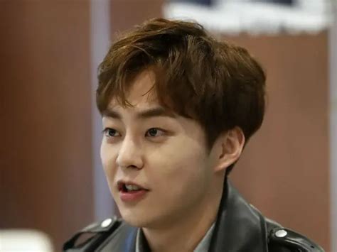  Xiumin's Unexpected Cooking Showdown: A Feast of Laughter and Unexpected Skills!